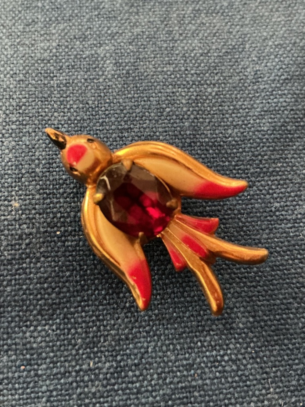 Vintage CORO PEGASUS SWALLOW PIN